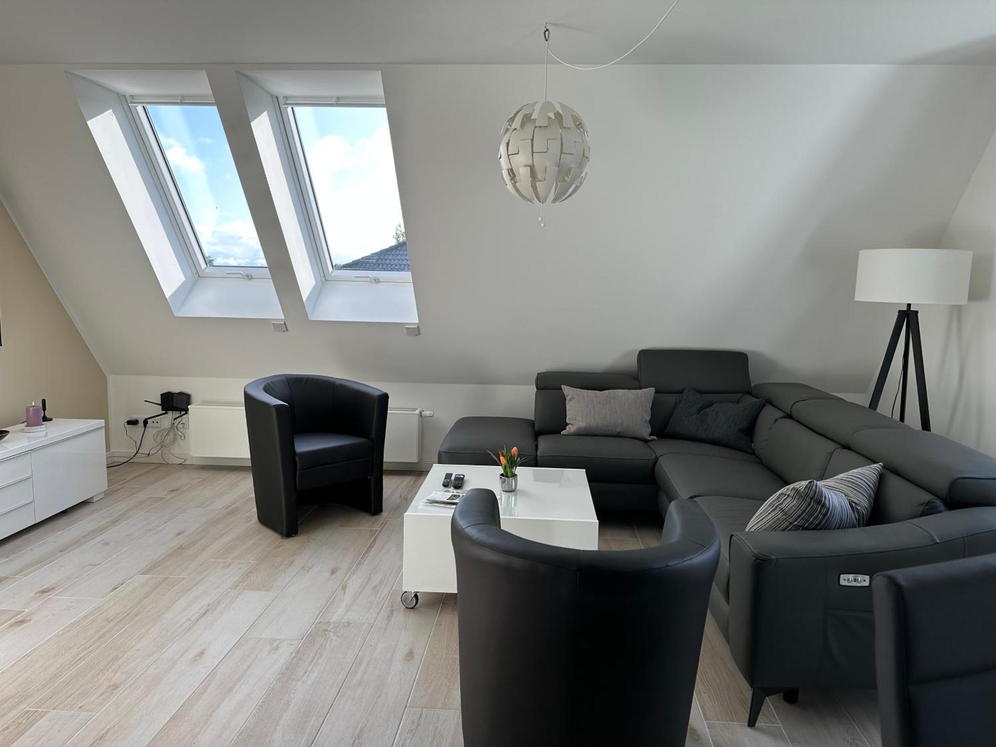 Helle, Grosszuegige Ferienwohnung Fuer 2 - 3 Personen Mit Parkplatz + E-Ladestation In Buchholz, Nordheide Buchholz in der Nordheide Buitenkant foto